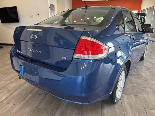 Photo of 2009 Light Ice Blue Clearcoat Metallic Ford Focus