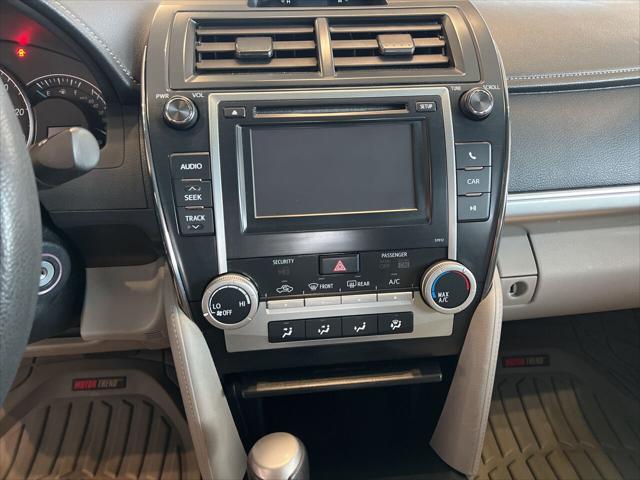 Photo of 2012 Classic Silver Metallic Toyota Camry