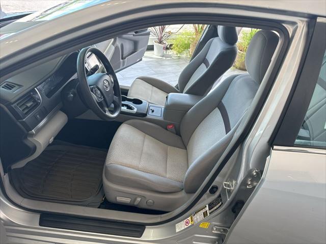 Photo of 2012 Classic Silver Metallic Toyota Camry