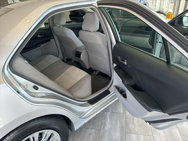 Photo of 2012 Classic Silver Metallic Toyota Camry