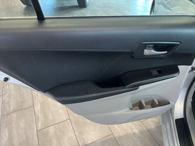Photo of 2012 Classic Silver Metallic Toyota Camry