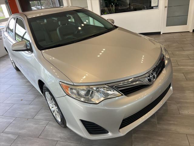 Photo of 2012 Classic Silver Metallic Toyota Camry