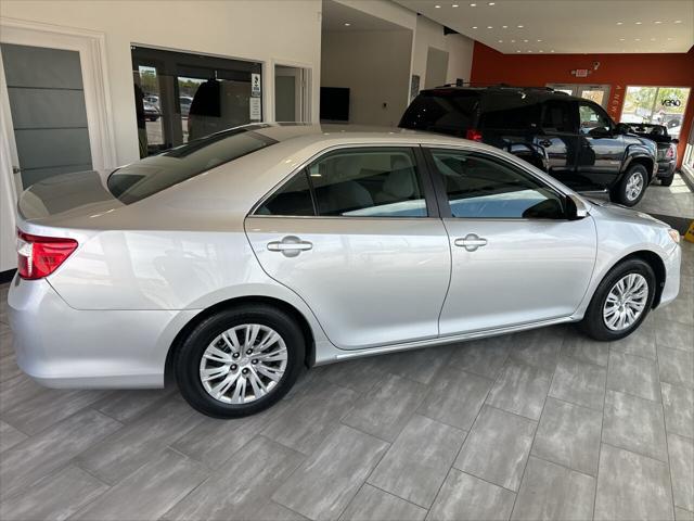 Photo of 2012 Classic Silver Metallic Toyota Camry