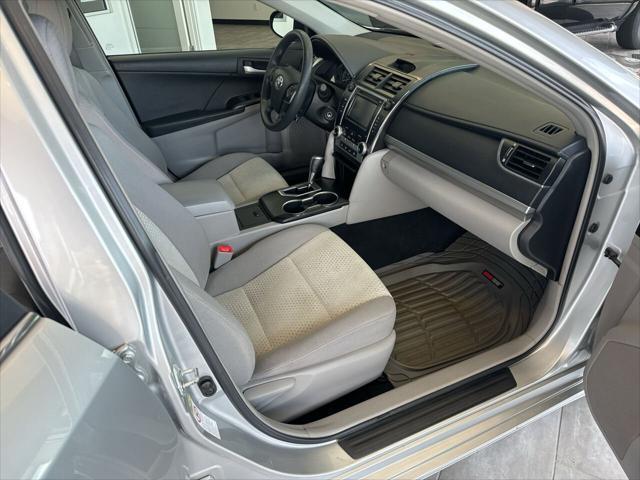 Photo of 2012 Classic Silver Metallic Toyota Camry