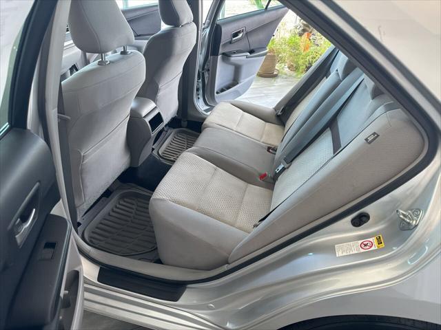 Photo of 2012 Classic Silver Metallic Toyota Camry