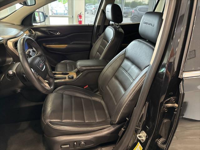 Photo of 2017 Black GMC Acadia