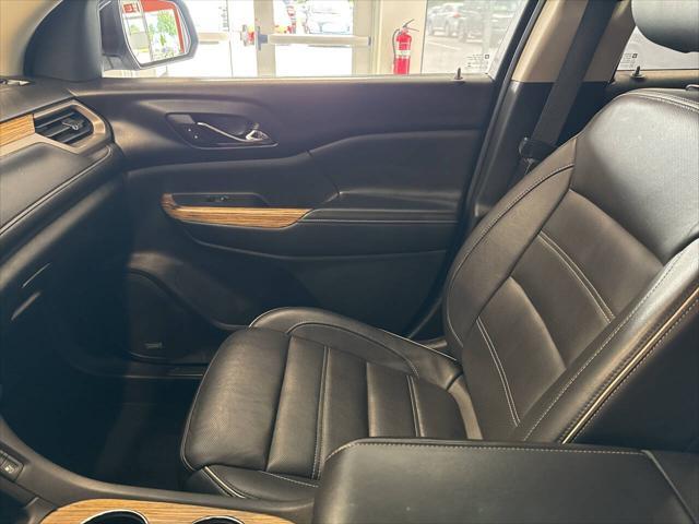 Photo of 2017 Black GMC Acadia