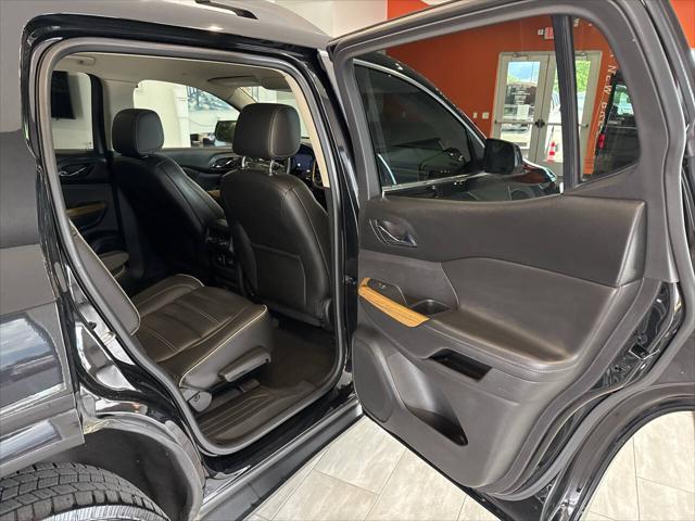 Photo of 2017 Black GMC Acadia