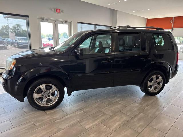 Photo of 2012 Crystal Black Pearl Honda Pilot