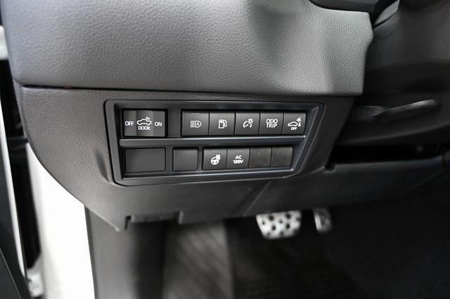 Photo of 2025 White Toyota Tundra Hybrid