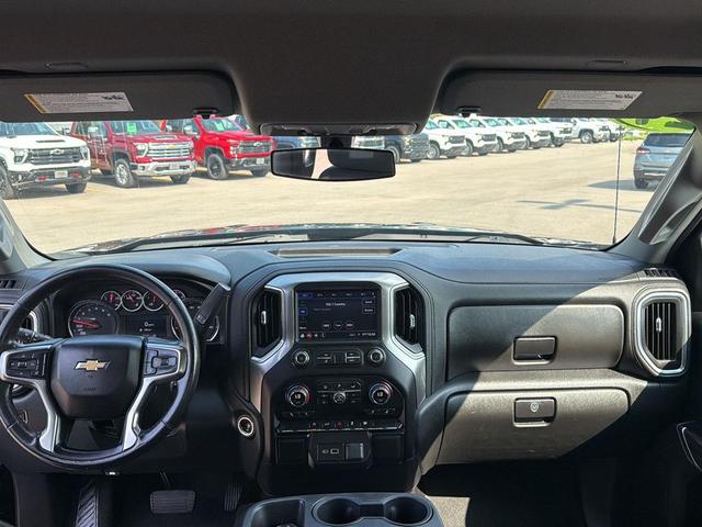 Photo of 2021 Black Chevrolet Silverado 1500