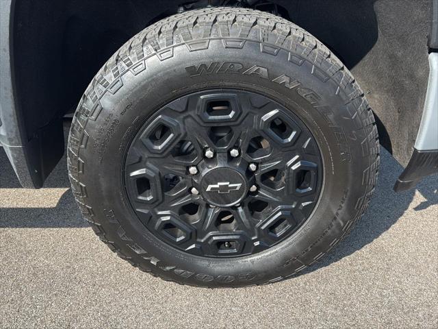 Photo of 2024 Slate Gray Metallic Chevrolet Silverado 2500