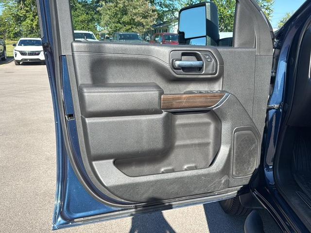 Photo of 2022 Northsky Blue Metallic Chevrolet Silverado 2500