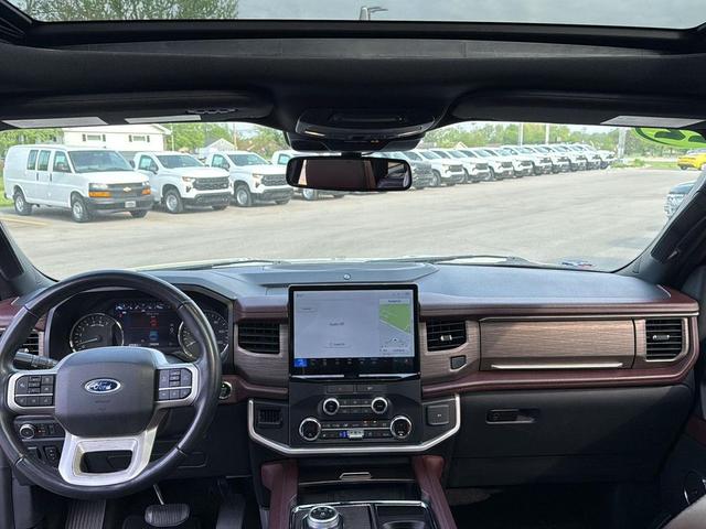 Photo of 2022 Iconic Silver Metallic Ford Expedition Max