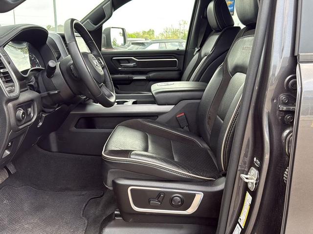 Photo of 2024 Granite Crystal Metallic Clearcoat RAM 1500