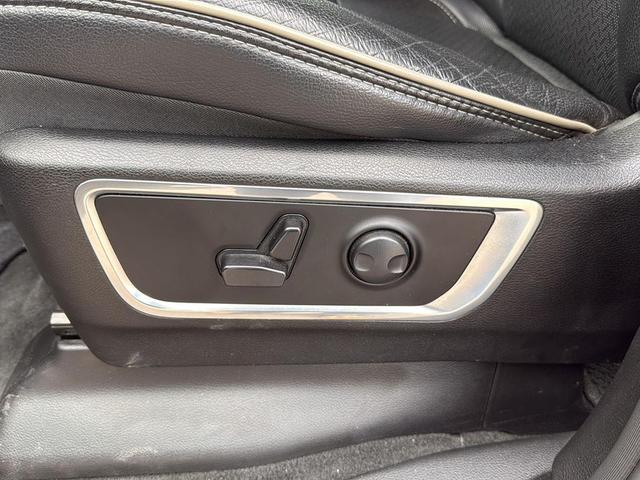 Photo of 2024 Granite Crystal Metallic Clearcoat RAM 1500