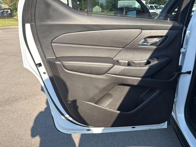 Photo of 2019 Summit White Chevrolet Traverse