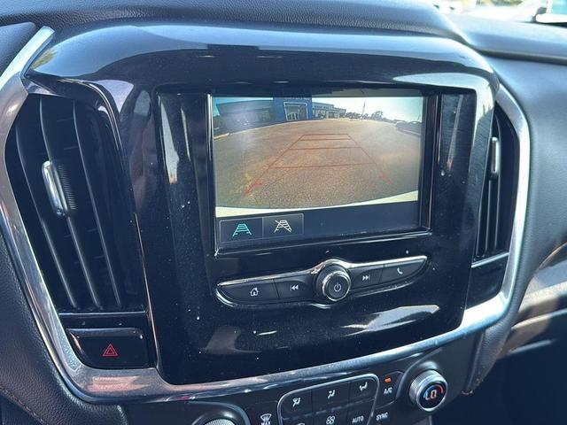 Photo of 2019 Summit White Chevrolet Traverse