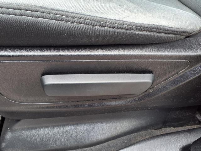 Photo of 2019 Diamond Black Crystal Pearlcoat RAM 1500