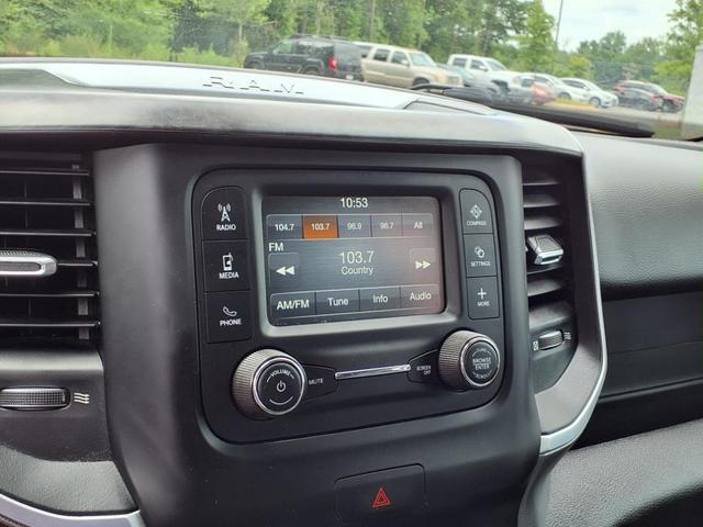 Photo of 2019 Diamond Black Crystal Pearlcoat RAM 1500