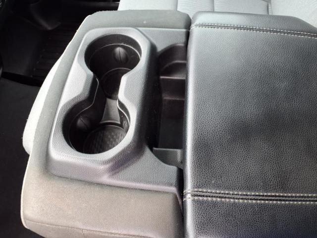 Photo of 2019 Diamond Black Crystal Pearlcoat RAM 1500