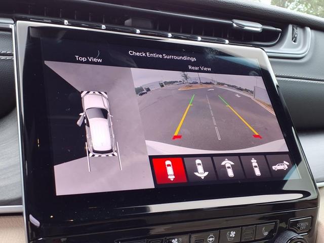 Photo of 2025 Bright White Clearcoat Jeep Grand Cherokee