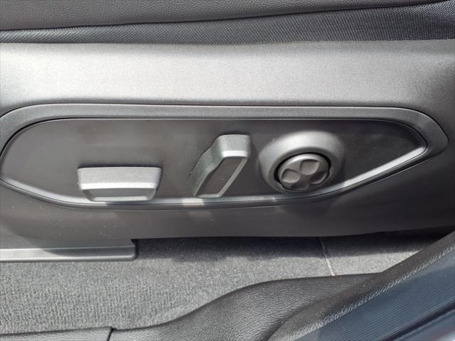 Photo of 2025 Bright White Clearcoat Jeep Grand Cherokee L