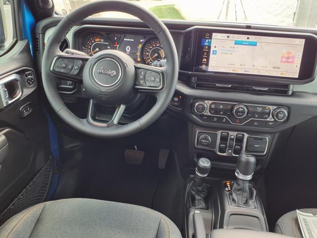 Photo of 2025 Hydro Blue Pearlcoat Jeep Wrangler