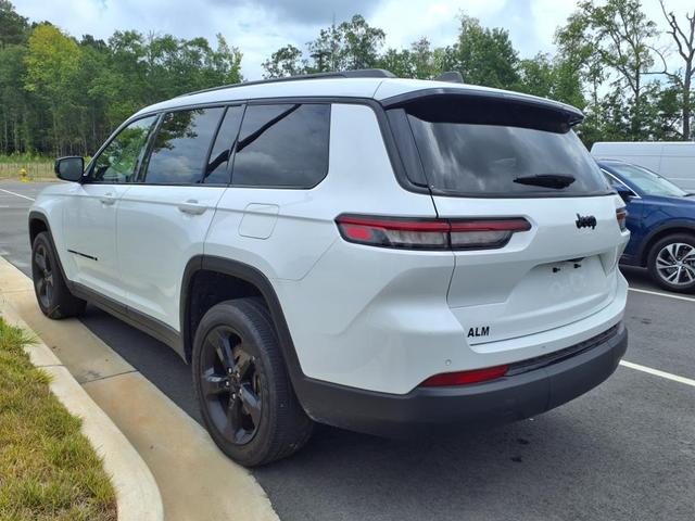 Photo of 2023 Bright White Clearcoat Jeep Grand Cherokee L