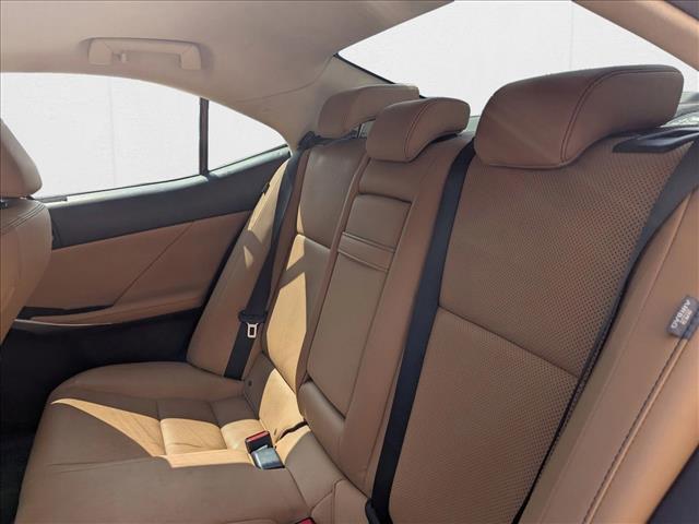 Photo of 2017 Atomic Silver [Silve Lexus IS 300