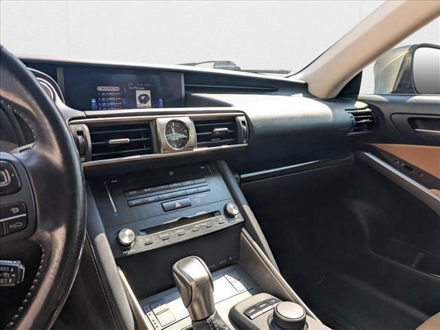 Photo of 2017 Atomic Silver [Silve Lexus IS 300