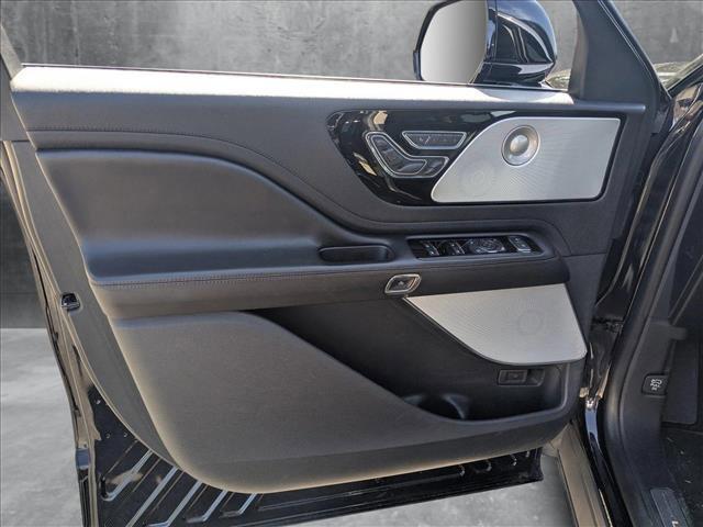 Photo of 2020 Infinite Black Metallic Lincoln Aviator