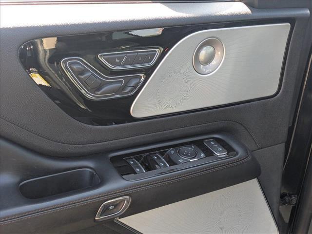 Photo of 2020 Infinite Black Metallic Lincoln Aviator