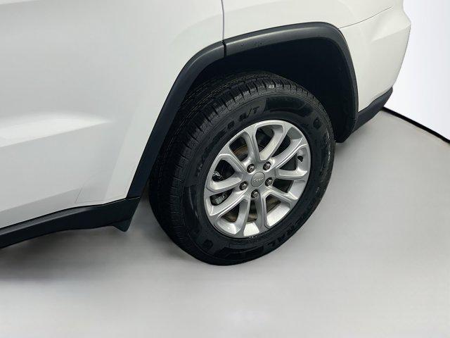 Photo of 2022 Bright White Clearcoat Jeep Grand Cherokee