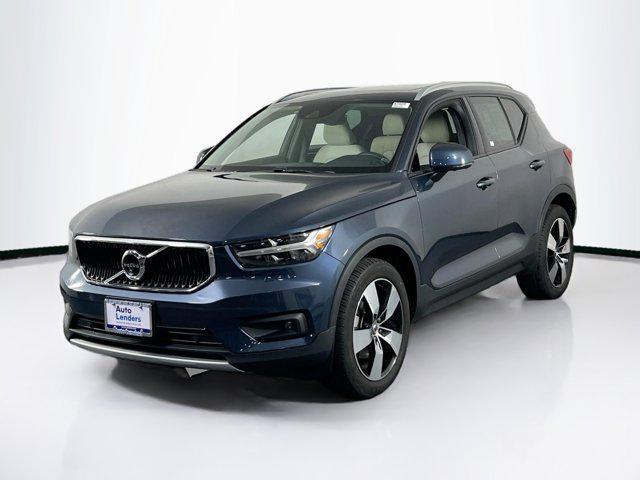 2022 Volvo XC40