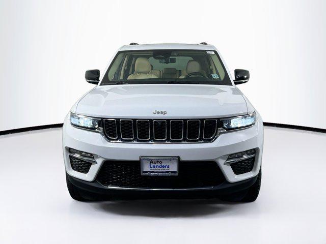 Photo of 2022 Bright White Clearcoat Jeep Grand Cherokee