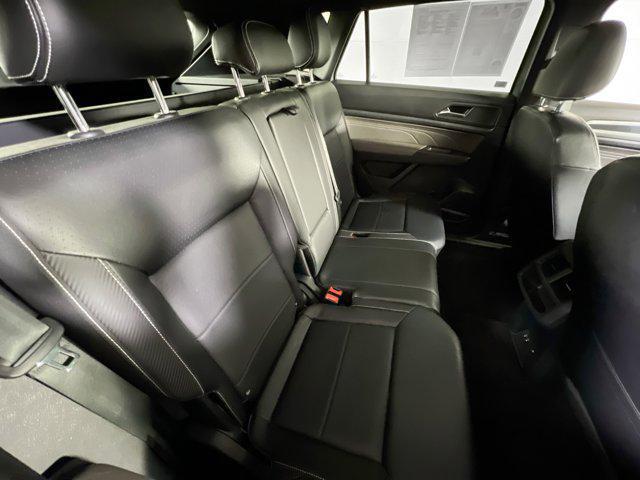 Photo of 2022 Pure Gray Volkswagen Atlas Cross Sport