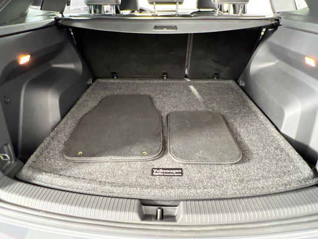 Photo of 2022 Pure Gray Volkswagen Atlas Cross Sport