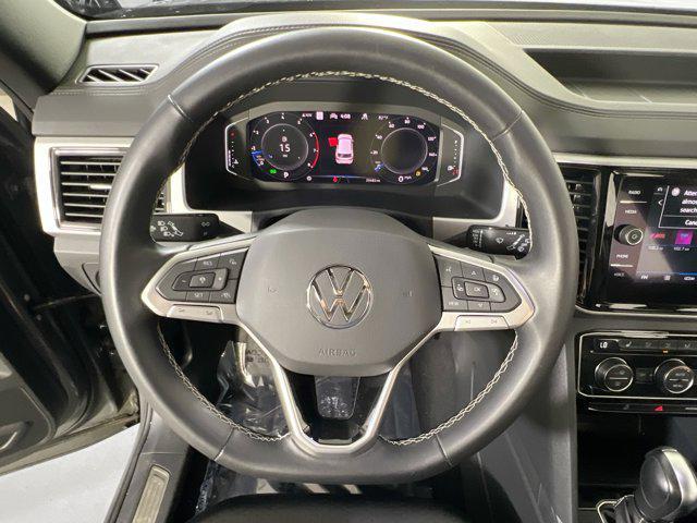 Photo of 2022 Pure Gray Volkswagen Atlas Cross Sport