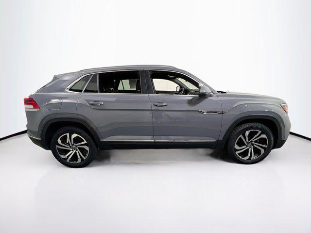 Photo of 2022 Pure Gray Volkswagen Atlas Cross Sport
