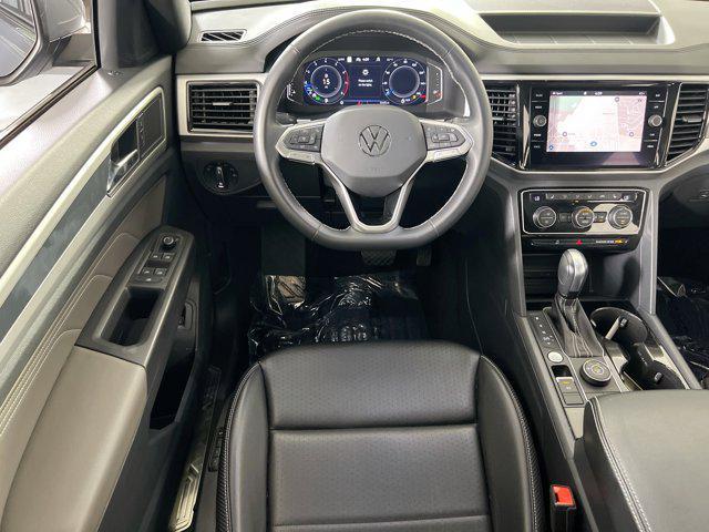 Photo of 2022 Pure Gray Volkswagen Atlas Cross Sport