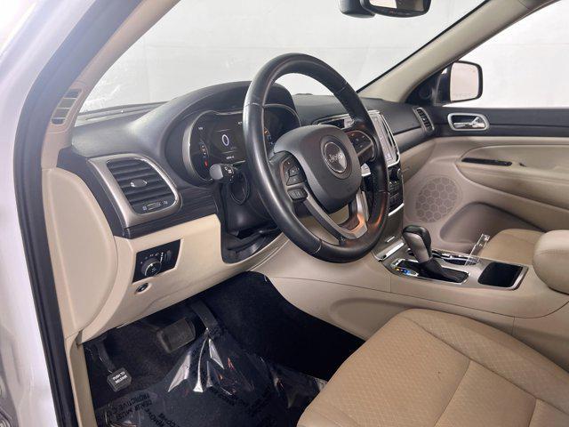 Photo of 2022 Bright White Clearcoat Jeep Grand Cherokee