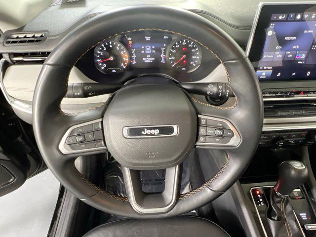 Photo of 2022 Diamond Black Crystal Pearlcoat Jeep Compass