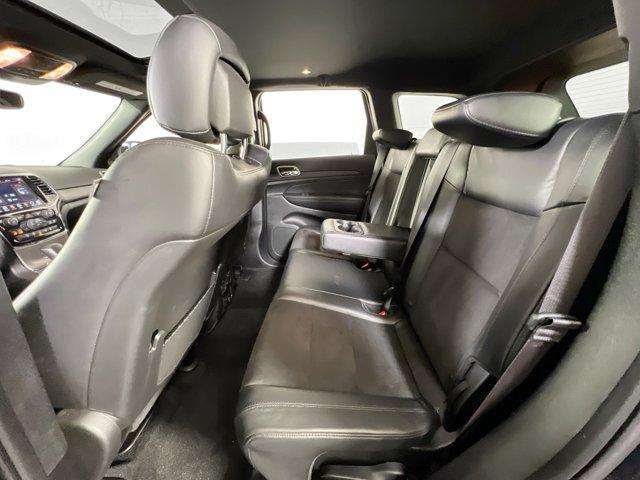Photo of 2022 Diamond Black Crystal Pearlcoat Jeep Grand Cherokee