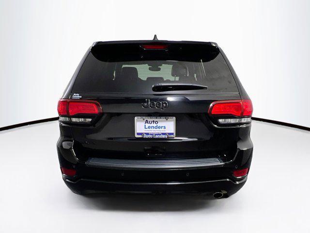 Photo of 2022 Diamond Black Crystal Pearlcoat Jeep Grand Cherokee