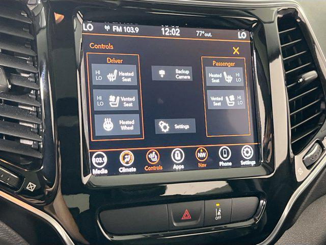 Photo of 2022 Diamond Black Crystal Pearlcoat Jeep Cherokee