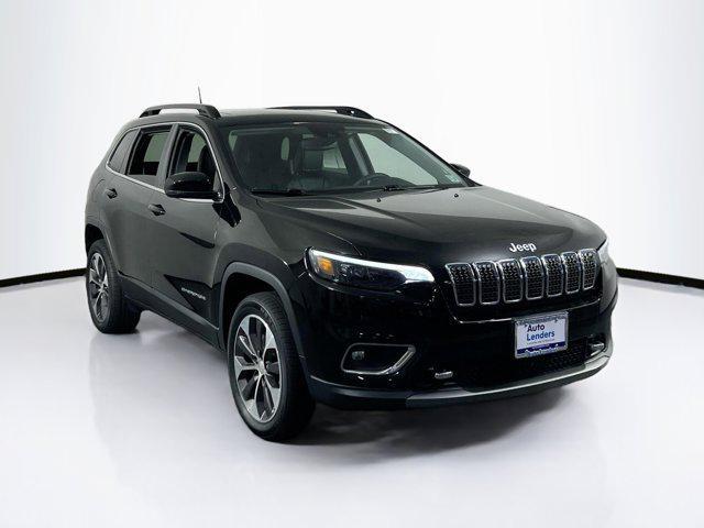 Photo of 2022 Diamond Black Crystal Pearlcoat Jeep Cherokee