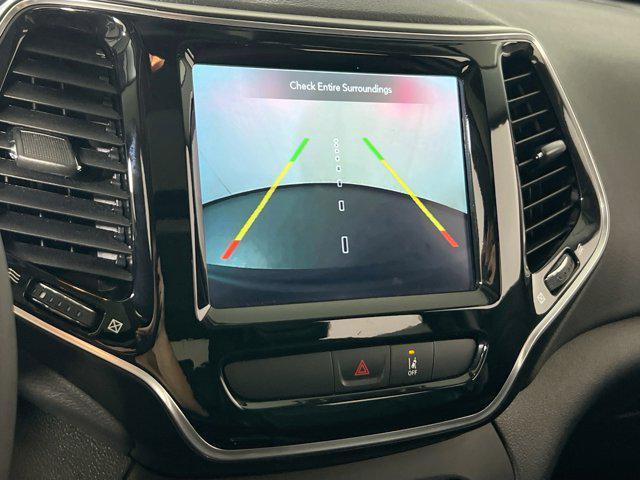 Photo of 2022 Diamond Black Crystal Pearlcoat Jeep Cherokee