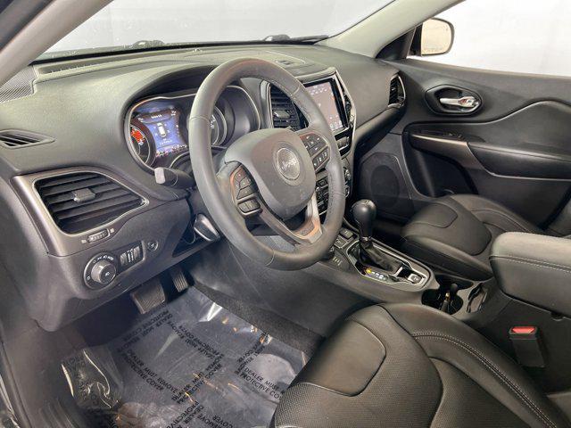 Photo of 2022 Diamond Black Crystal Pearlcoat Jeep Cherokee