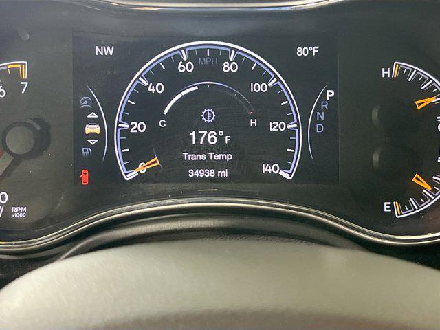 Photo of 2022 Bright White Clearcoat Jeep Grand Cherokee